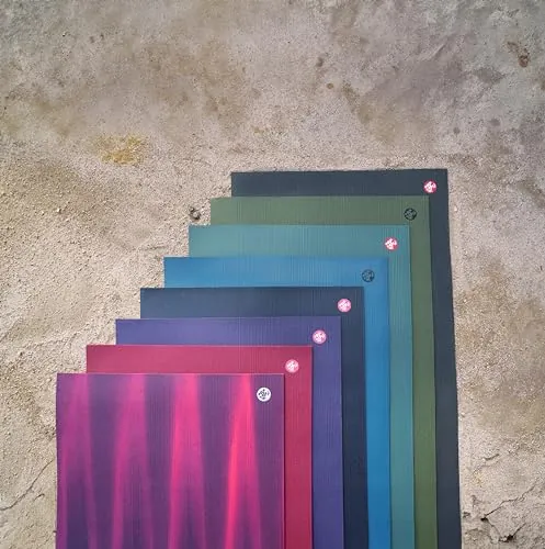 Manduka PRO Yoga Mat Review: Premium 6mm Yoga Mat image 4